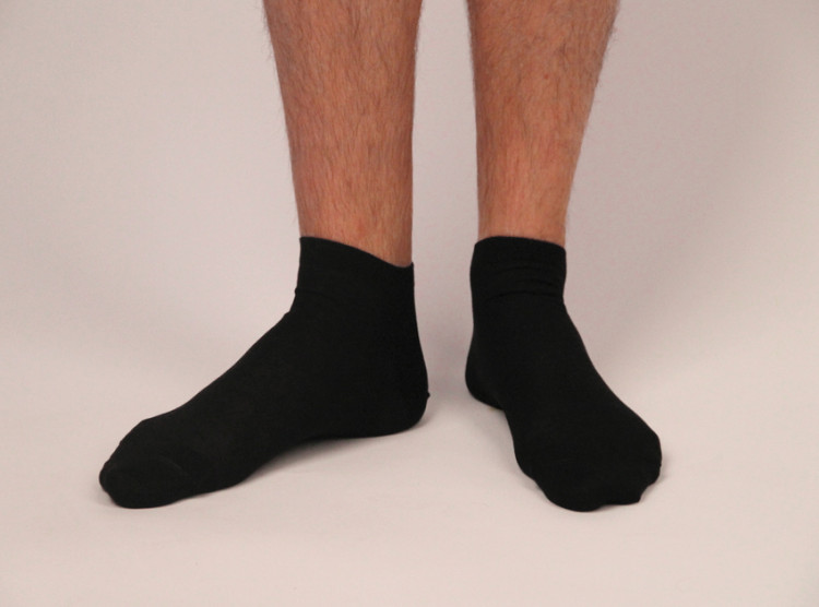 Мужские ноги носки
